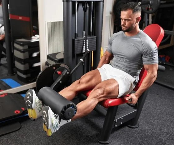 Leg extension machine