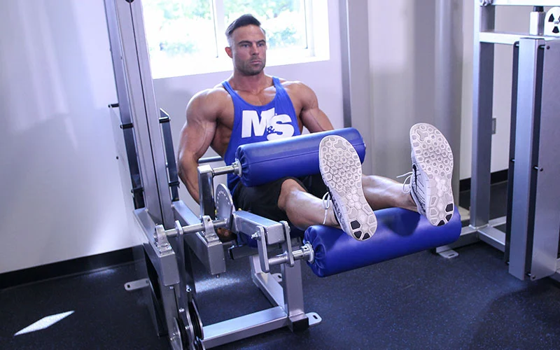 Seated leg curl machine